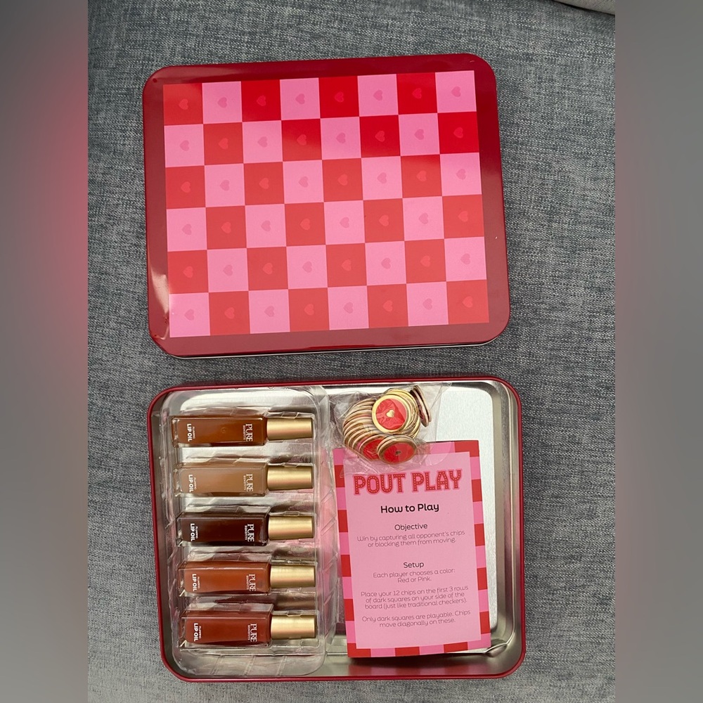 PÜR Pout Play 5-piece Lip Plumping Oil & Game Set.